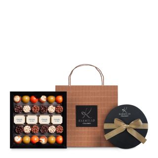 Tüte mit Herzen für den Jungentag