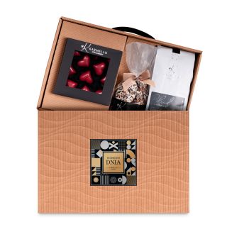 Aktentasche mit Herzen zum Männertag