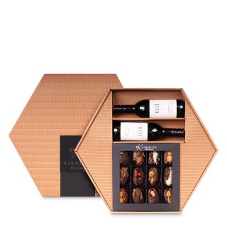 STERN MIT GETROCKNETEN DATTELN