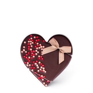 Herzförmige dunkle Schokolade