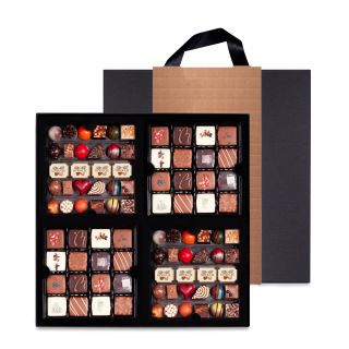 Vier Schachtel Pralinen als Dankeschön